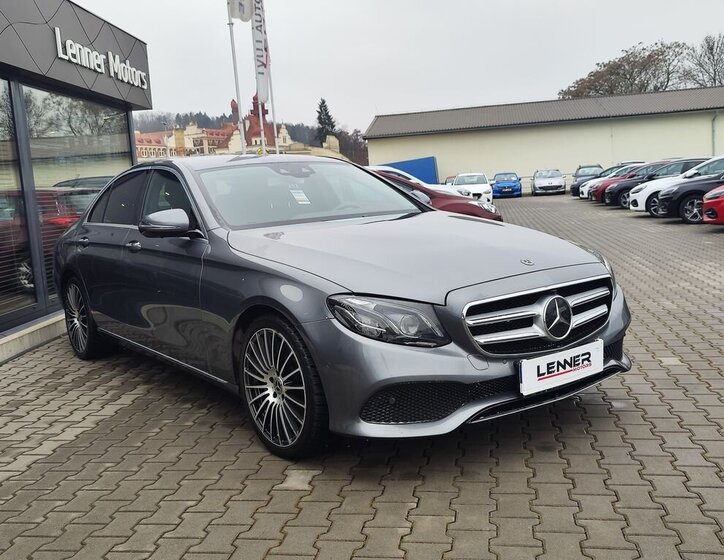 Mercedes-Benz Třídy E Sedan 3,0 l 190 kw