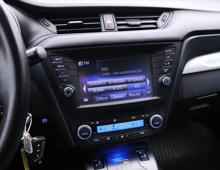 Toyota Avensis Kombi 2,0 l 105 kw