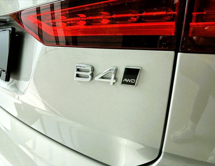 Volvo V60 Kombi 2,0 l 145 kw