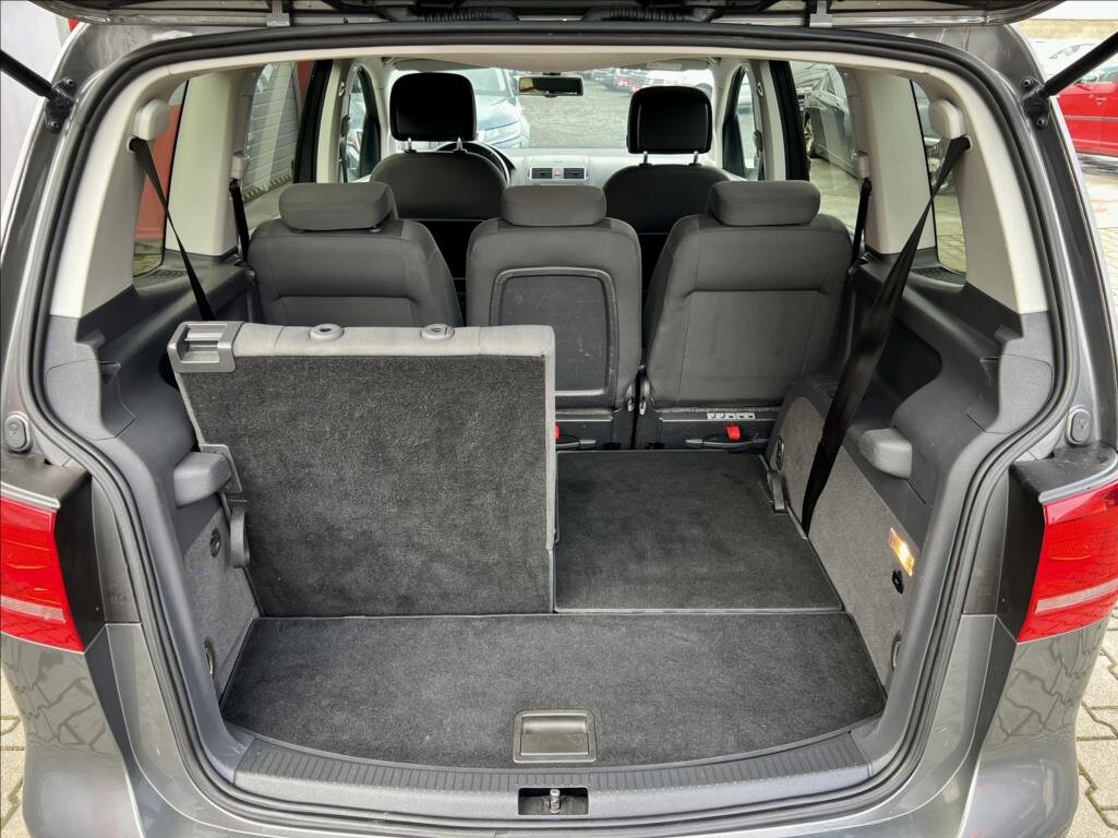 Volkswagen Touran MPV 1,6 l 77 kw
