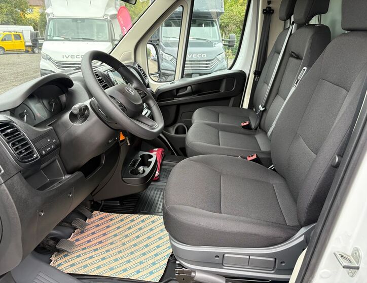 Toyota Proace Max 10