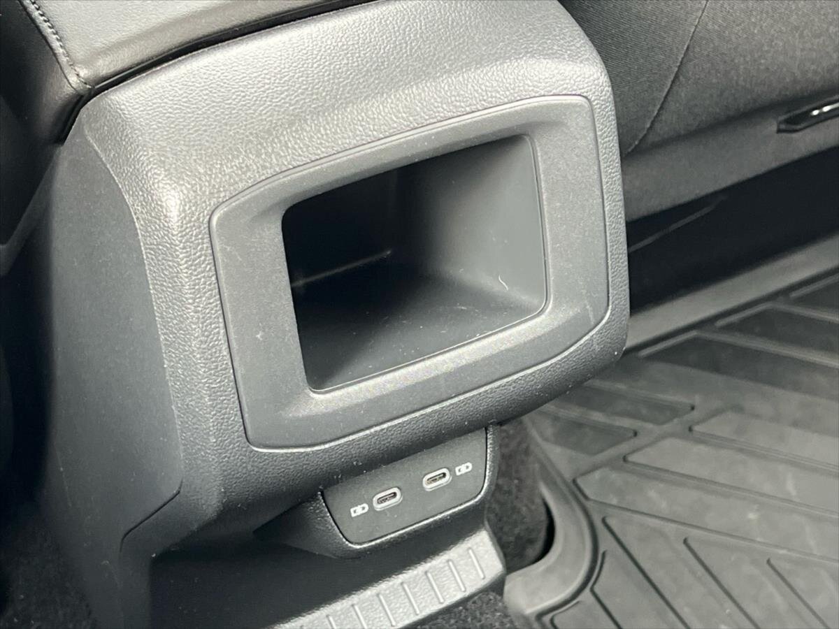 Volkswagen T-Cross Kombi 1,5 l 110 kw