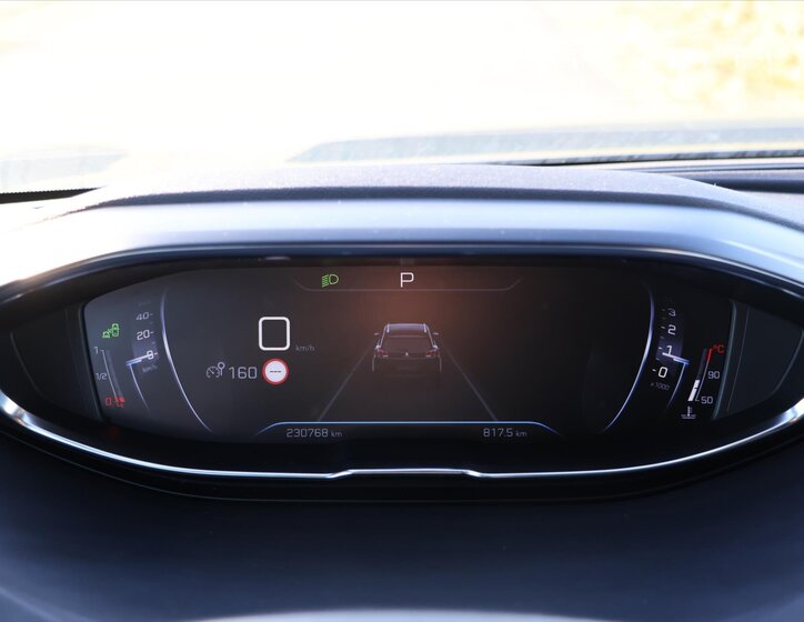 Peugeot 5008 SUV 1,6 l 133 kw