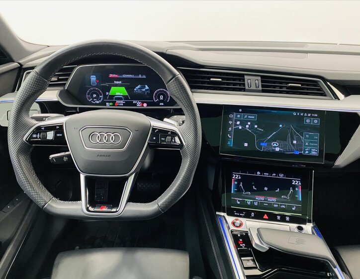 Audi e-tron SUV 0,0 370 kw