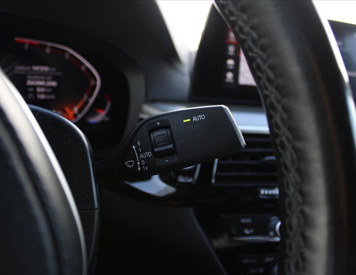 BMW Řada 6 Liftback 3,0 l 250 kw