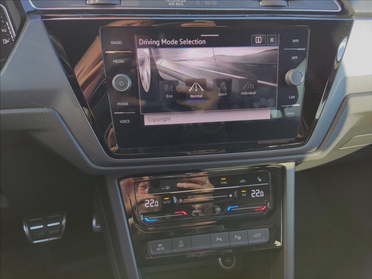 Volkswagen Touran MPV 1,5 l 110 kw