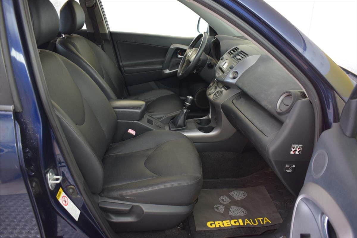 Toyota RAV4 SUV / Terénní 2,2 l 130 kw