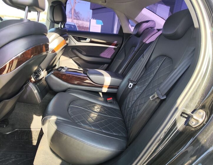 Audi A8 Sedan / Limuzína 3,0 l 190 kw