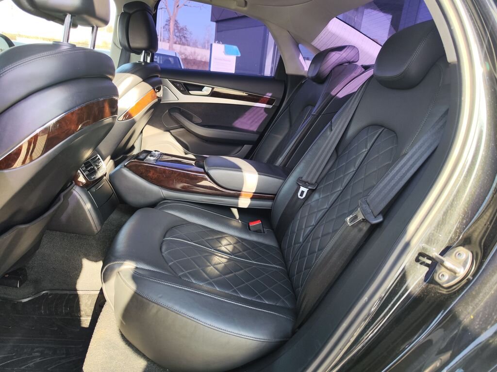 Audi A8 Sedan / Limuzína 3,0 l 190 kw