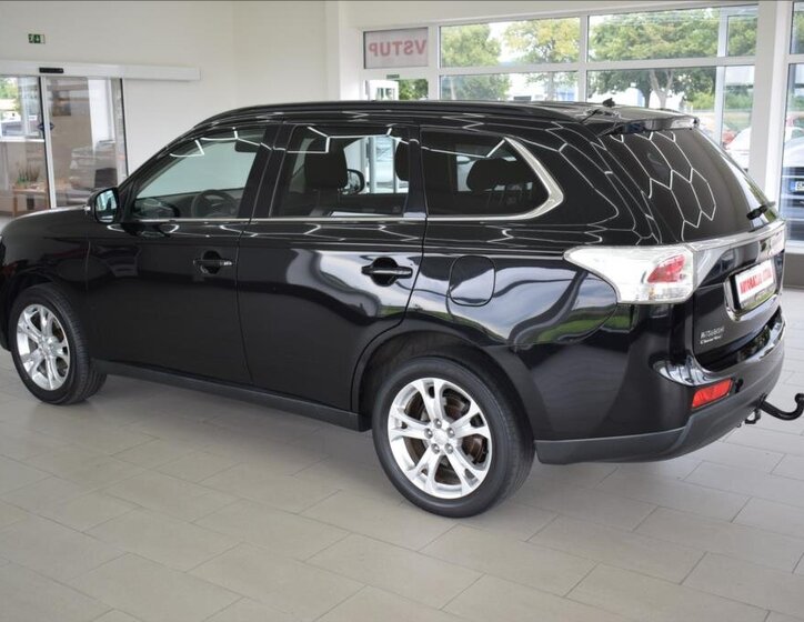 Mitsubishi Outlander SUV 2,3 l 110 kw