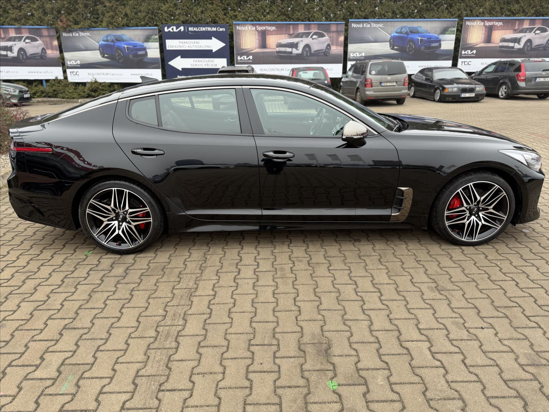 KIA Stinger Hatchback 3,3 l 269 kw