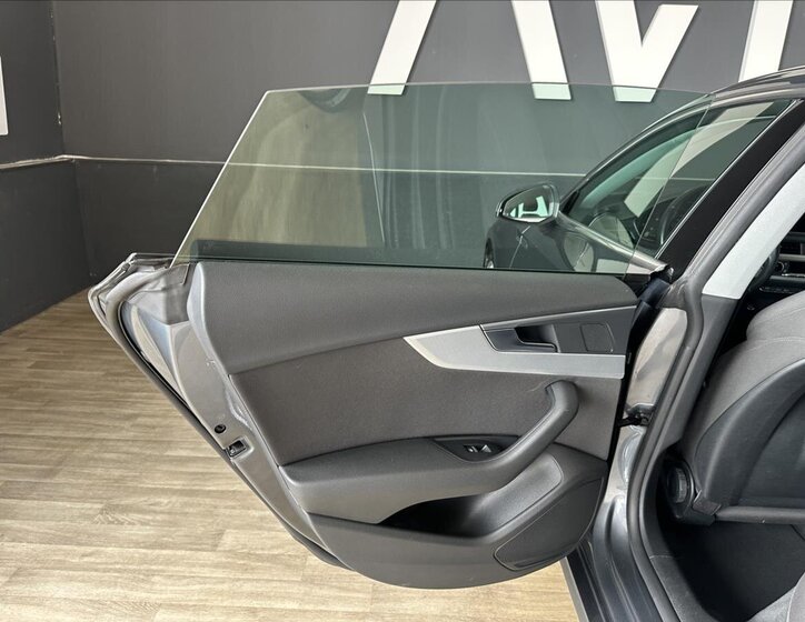 Audi A5 Sedan / Limuzína 2,0 l 140 kw