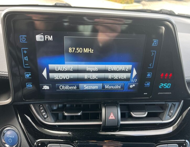 Toyota C-HR SUV / Terénní 1,8 l 72 kw