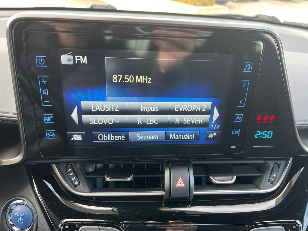 Toyota C-HR SUV / Terénní 1,8 l 72 kw