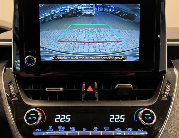 Toyota Corolla Sedan 1,5 l 92 kw