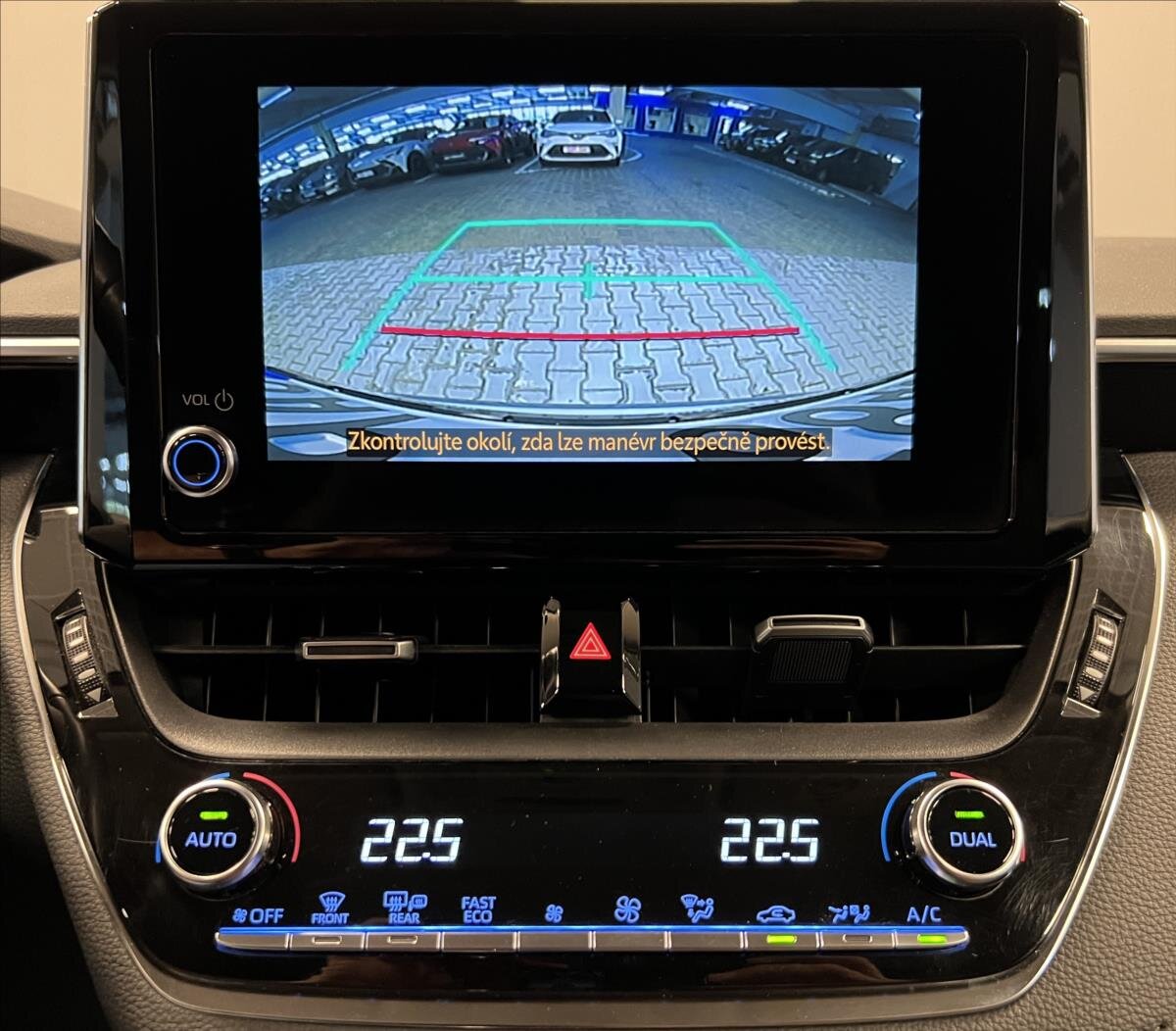 Toyota Corolla Sedan 1,5 l 92 kw