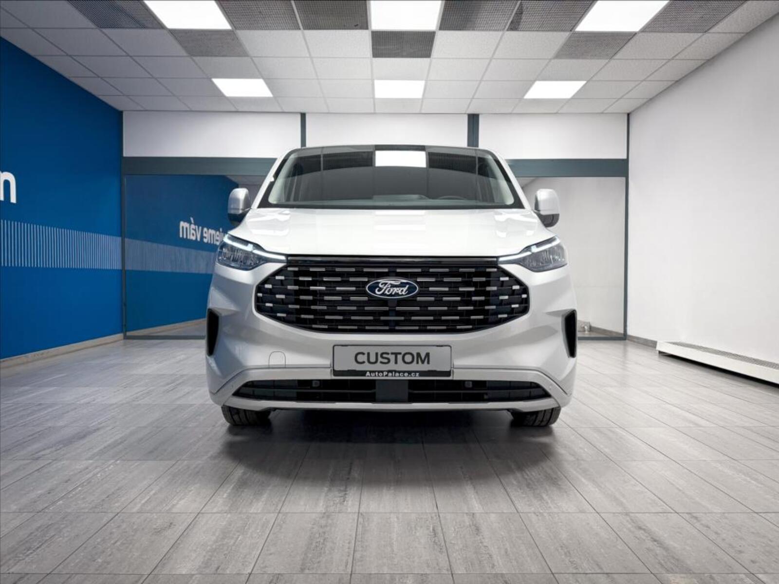 Ford Tourneo Custom 2