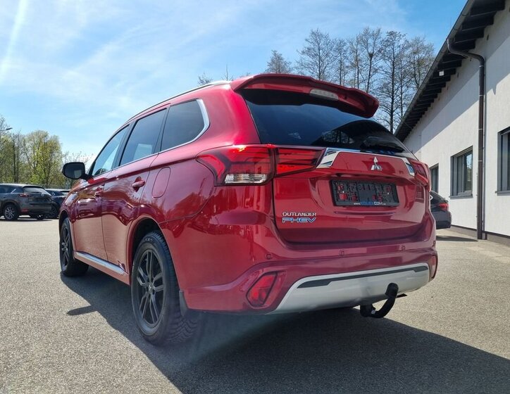 Mitsubishi Outlander SUV / Terénní 2,4 l 165 kw
