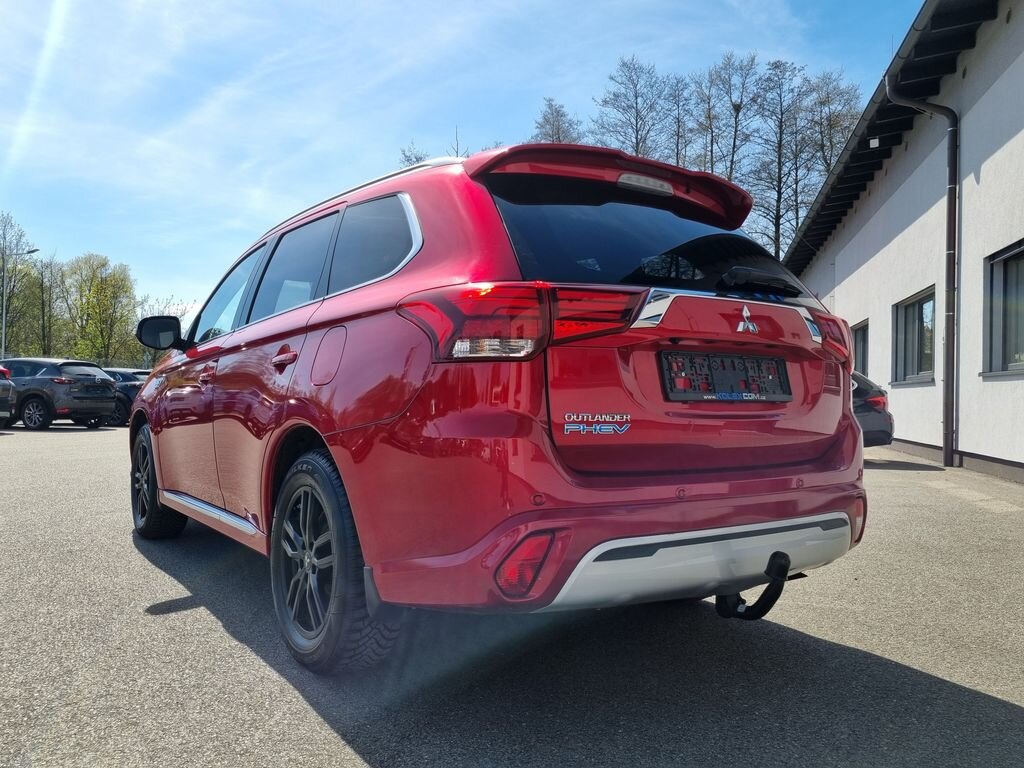 Mitsubishi Outlander SUV / Terénní 2,4 l 165 kw