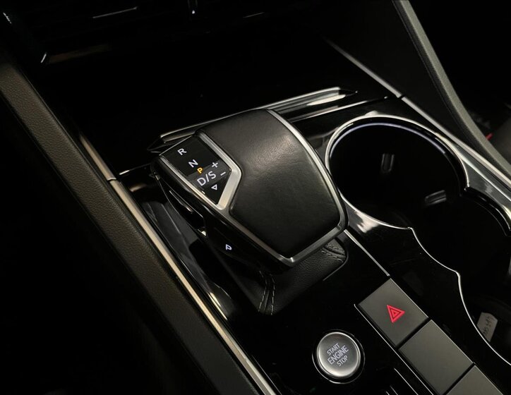 Volkswagen Touareg SUV / Terénní 4,0 l 310 kw