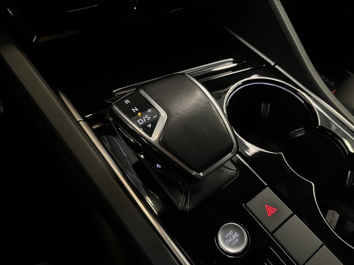 Volkswagen Touareg SUV / Terénní 4,0 l 310 kw