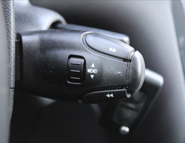 Peugeot 3008 MPV 1,6 l 80 kw