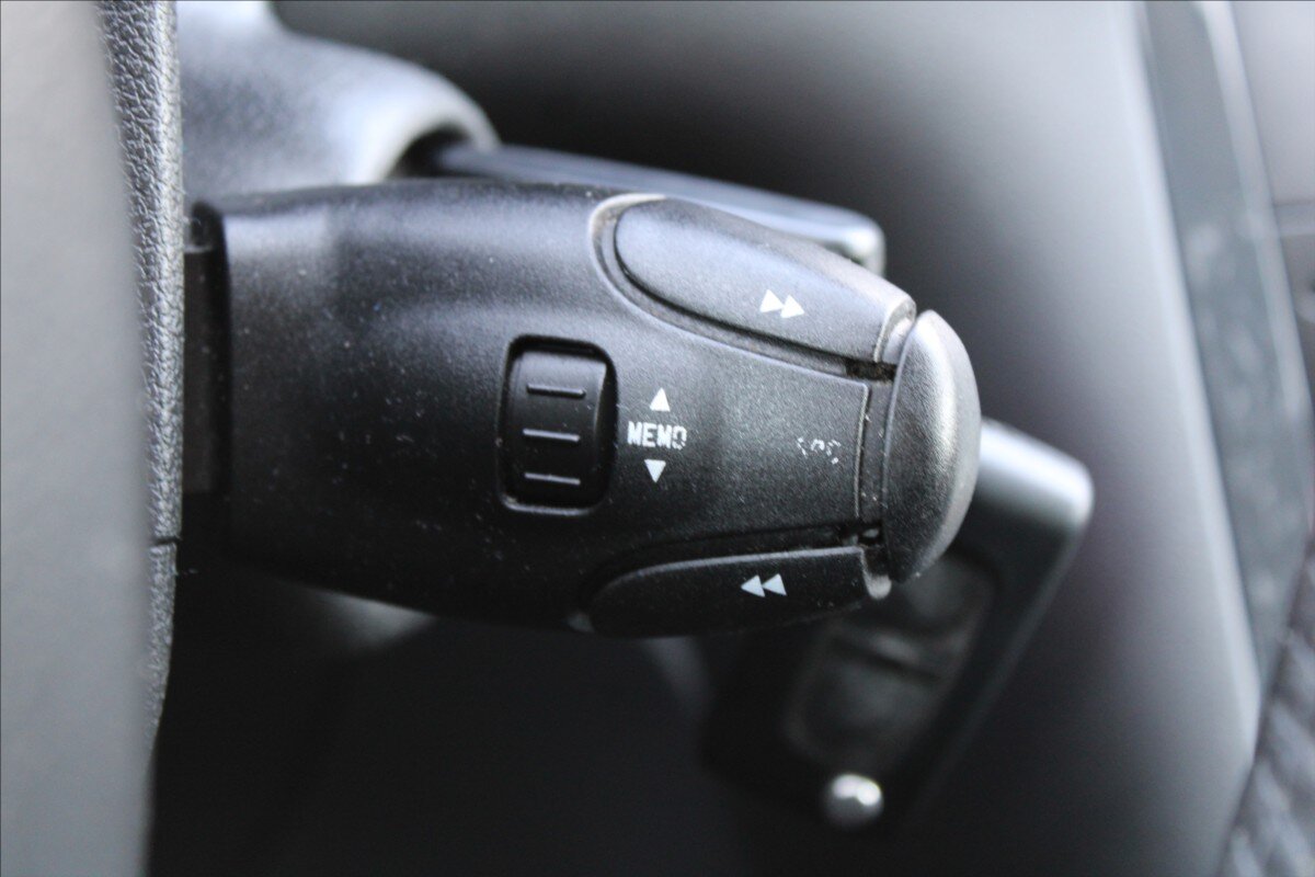 Peugeot 3008 MPV 1,6 l 80 kw