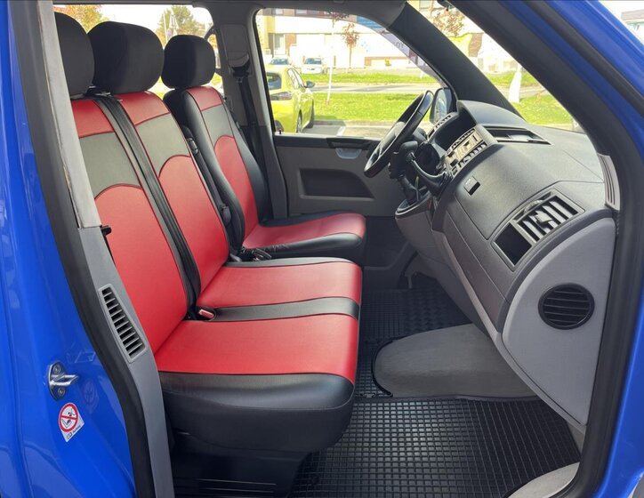 Volkswagen Caravelle MPV 2,5 l 96 kw