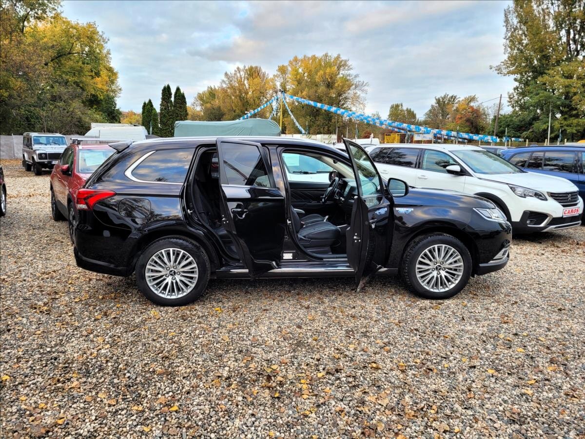 Mitsubishi Outlander SUV 2,4 l 165 kw