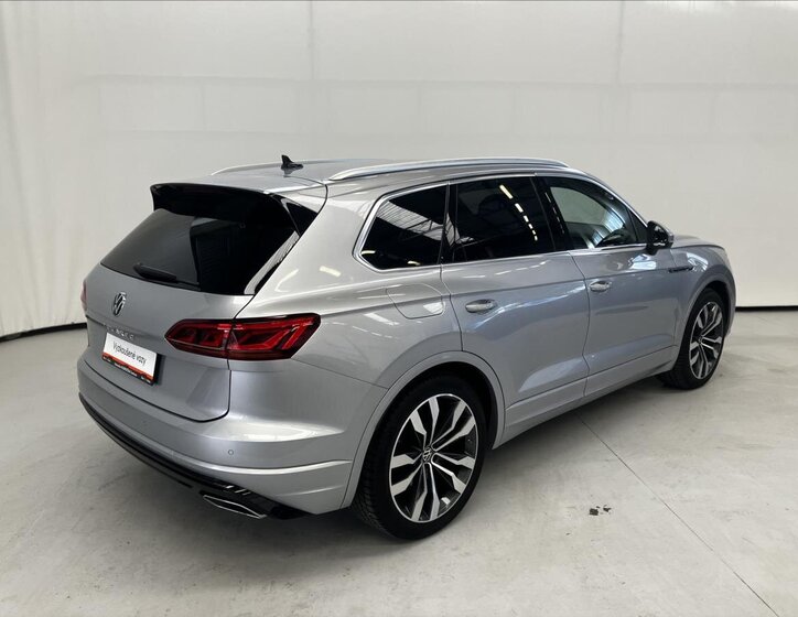 Volkswagen Touareg 2