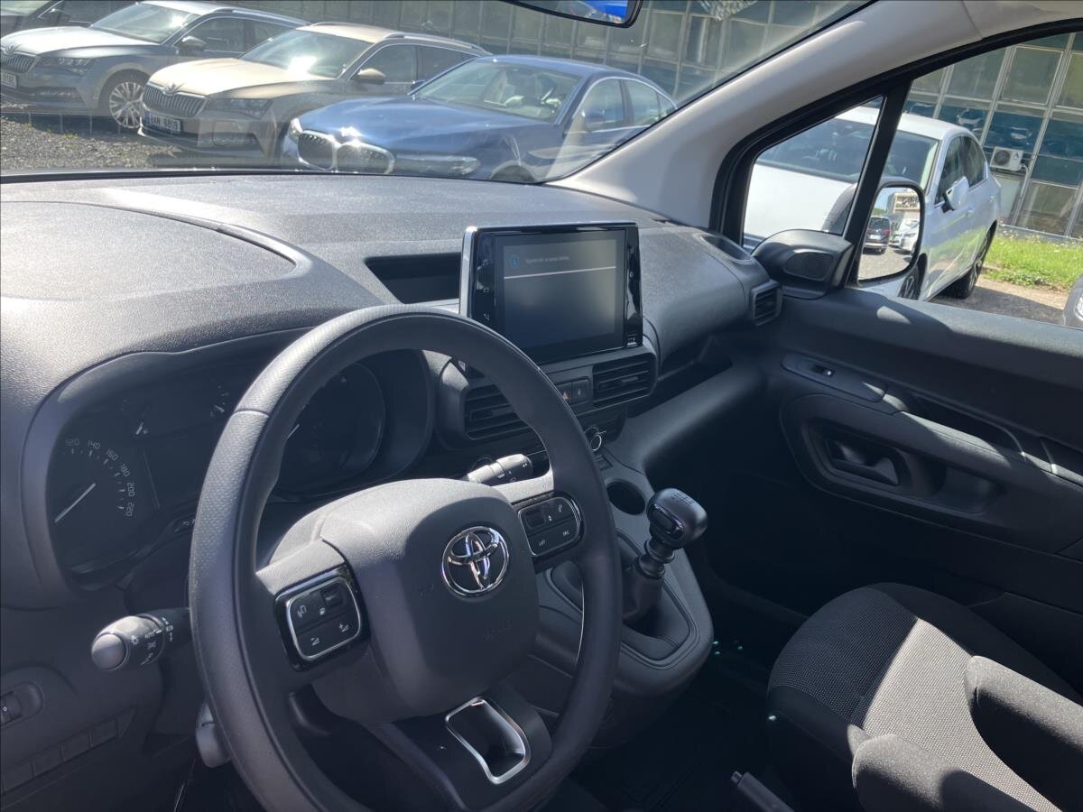 Toyota ProAce City Kombi 1,2 l 81 kw