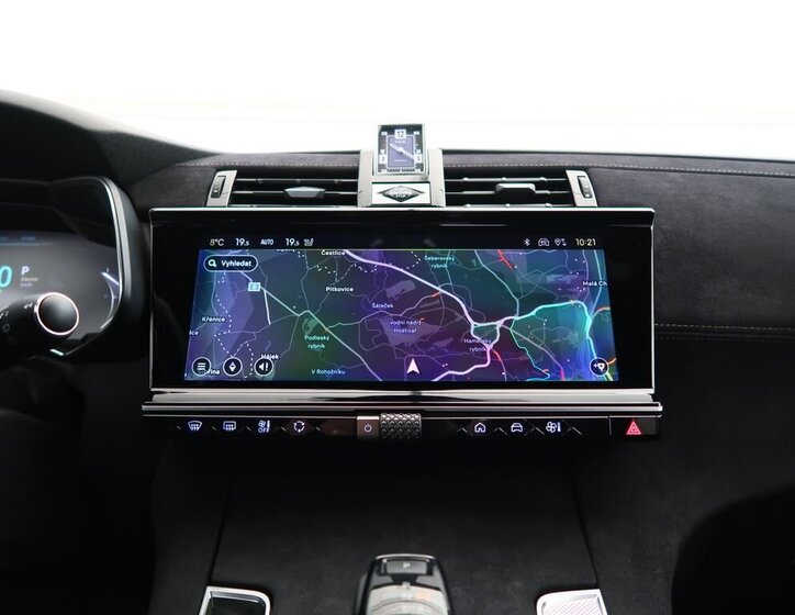 DS Automobiles DS7 Crossback SUV / Terénní 1,6 l 147 kw