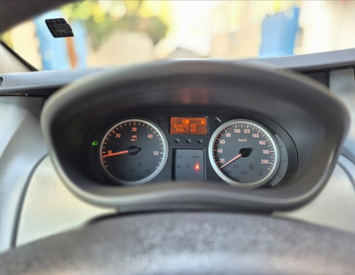 Opel Vivaro Kombi 2,5 l 107 kw