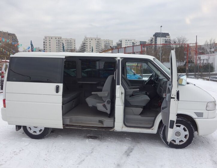 Volkswagen Multivan 1