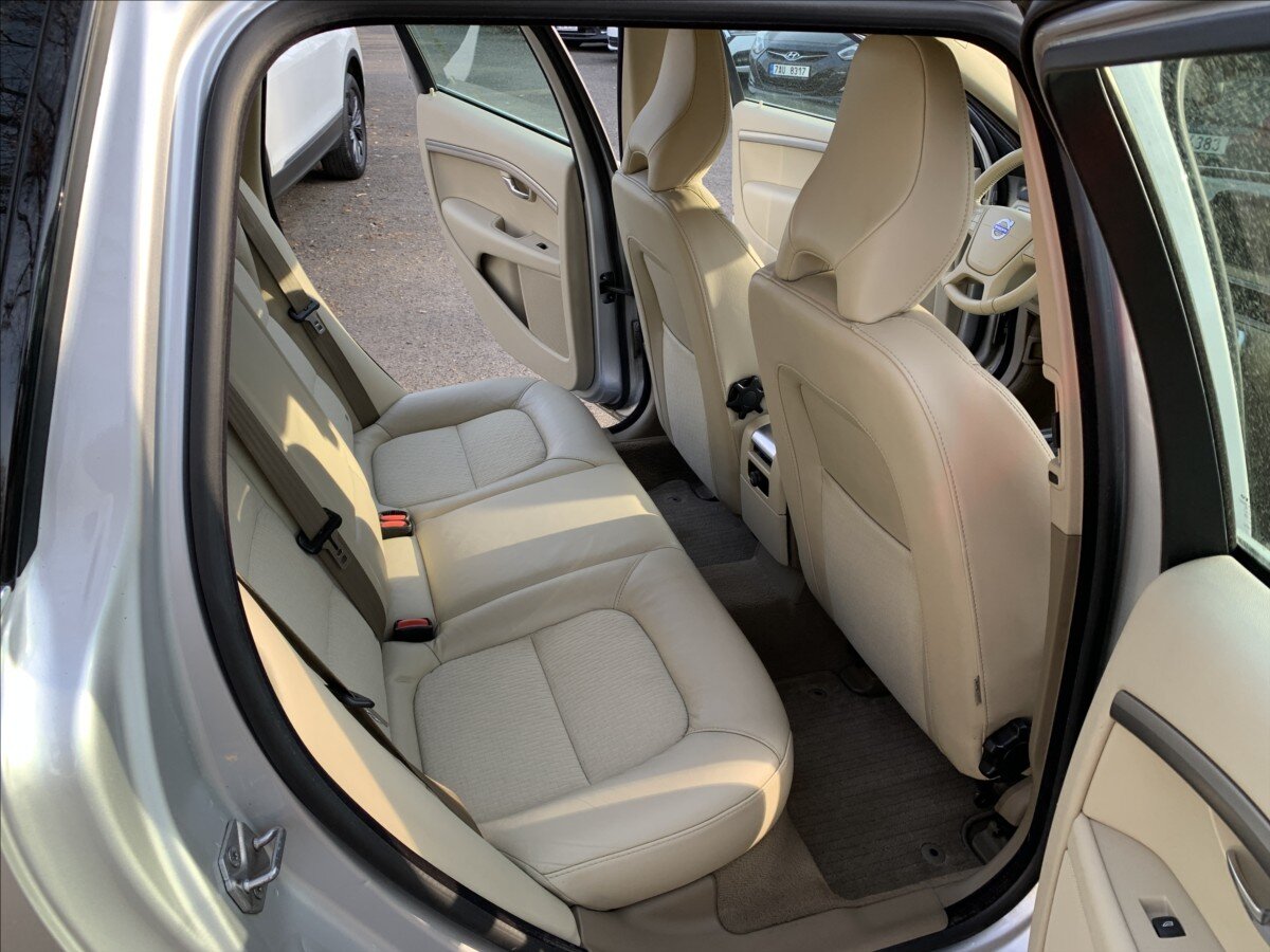 Volvo V70 Kombi 2,4 l 158 kw