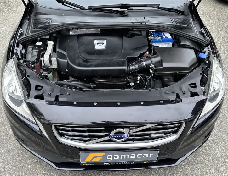 Volvo V60 Kombi 2,4 l 158 kw