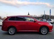 Mitsubishi Outlander SUV / Terénní 2,4 l 165 kw