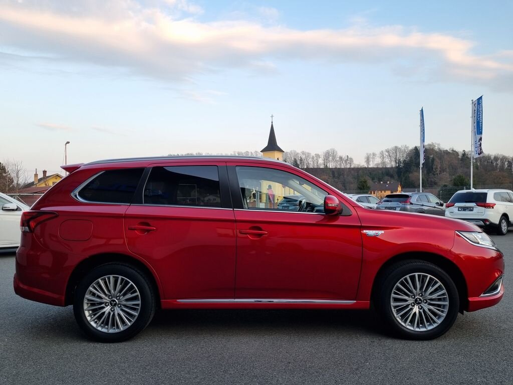 Mitsubishi Outlander SUV / Terénní 2,4 l 165 kw