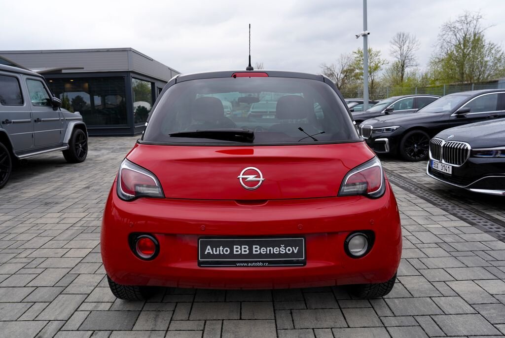 Opel Adam Hatchback 1,4 l 64 kw