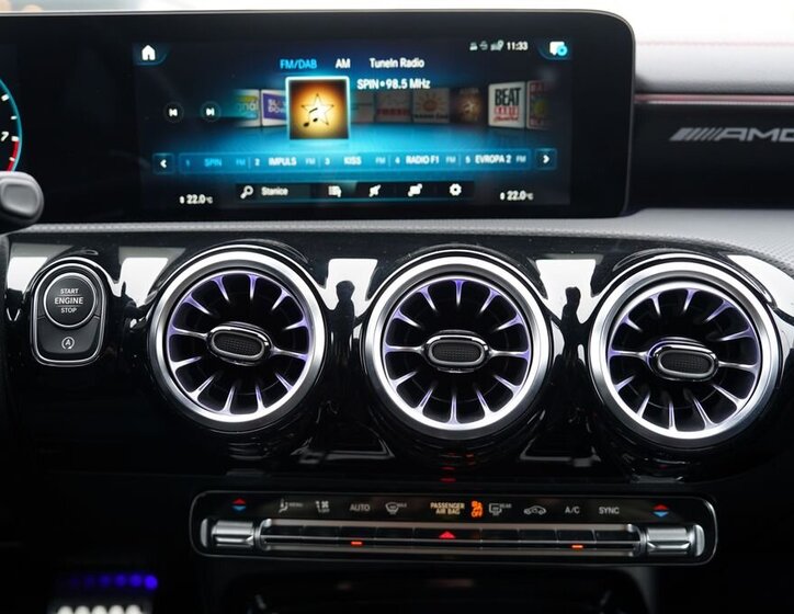 Mercedes-Benz CLA Sedan 2,0 l 340 kw