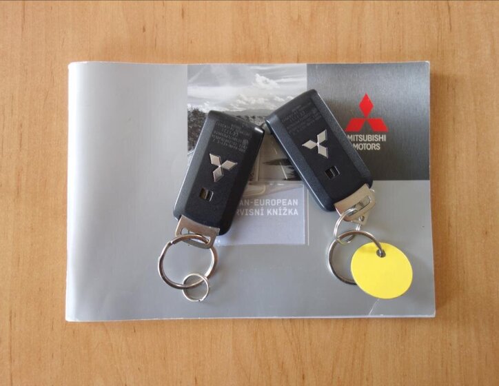 Mitsubishi Outlander SUV 2,0 l 103 kw