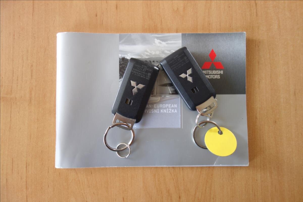 Mitsubishi Outlander SUV 2,0 l 103 kw