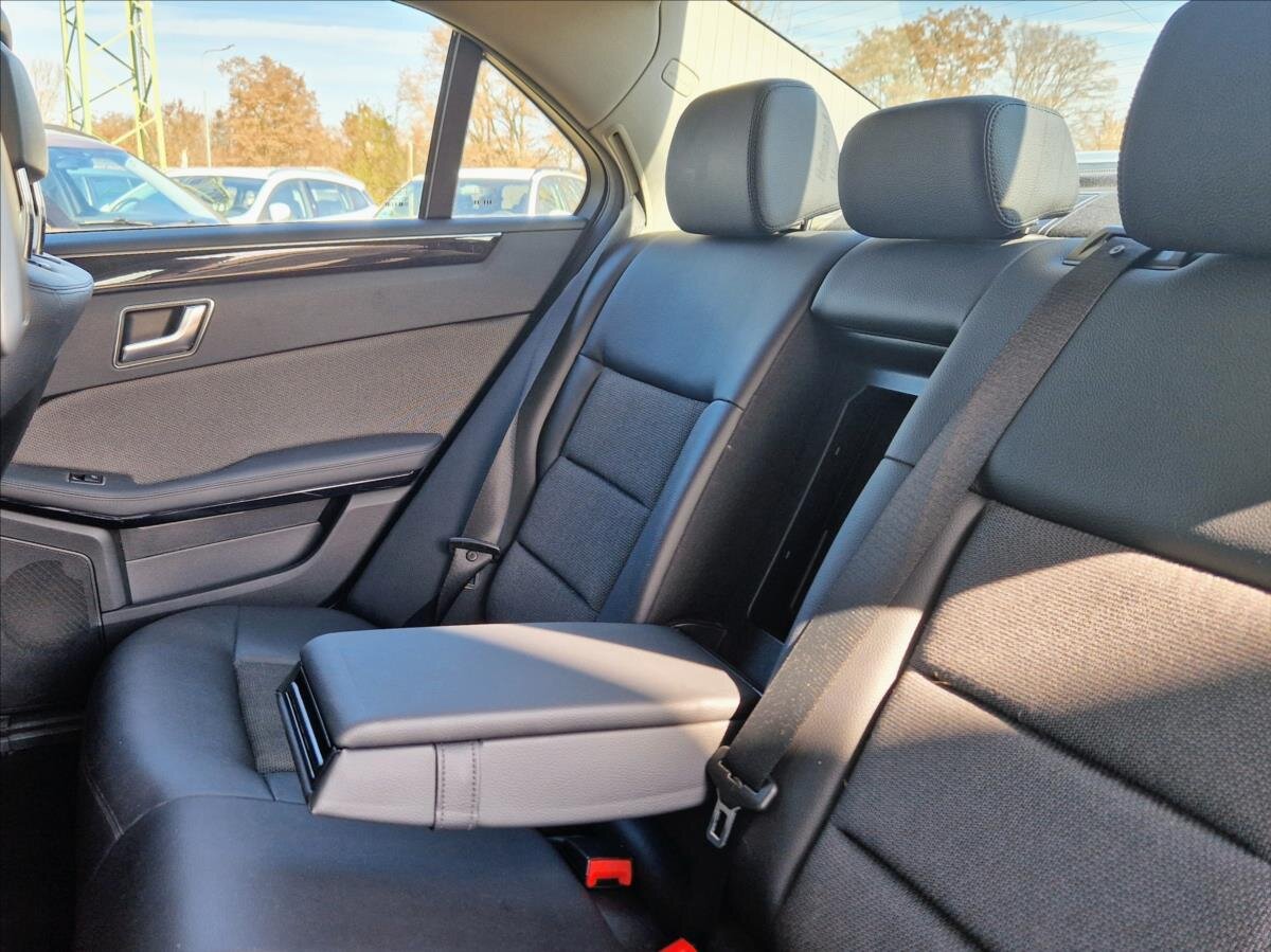 Mercedes-Benz Třídy E Sedan / Limuzína 3,0 l 195 kw