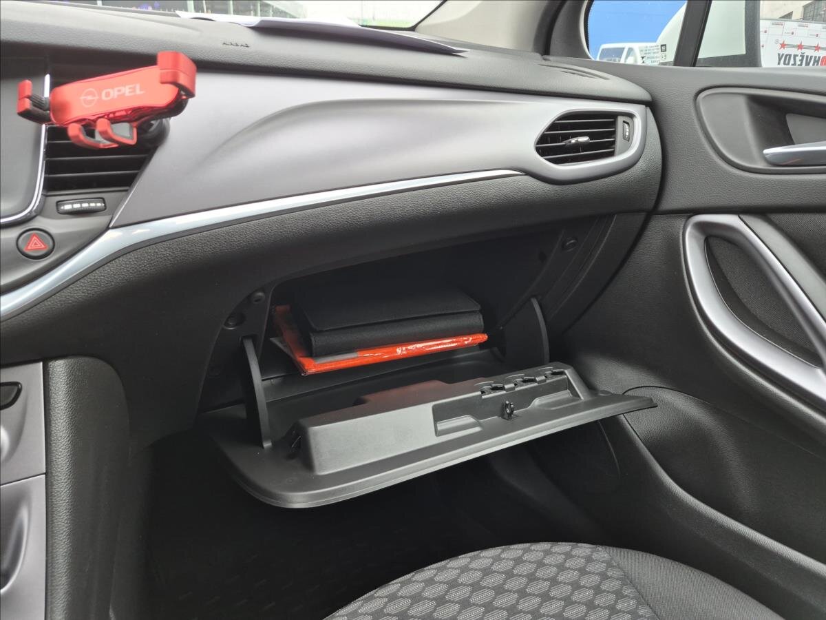 Opel Astra Hatchback 999,0 77 kw