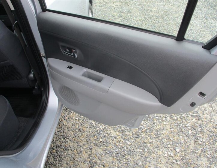 Subaru Justy Hatchback 998,0 51 kw