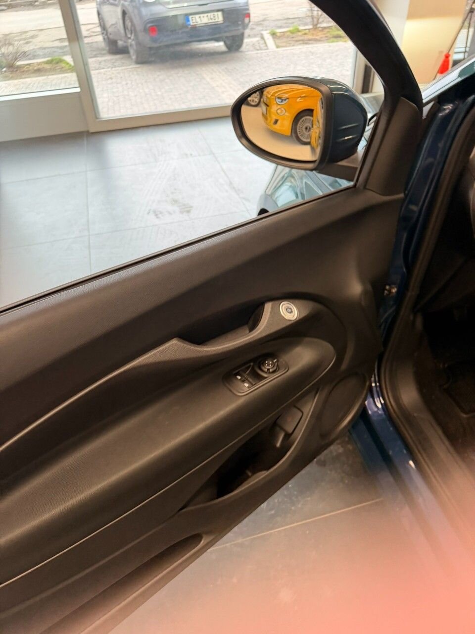 Fiat 500 Hatchback 999,0 48 kw