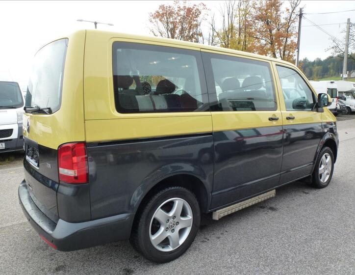 Volkswagen Caravelle 8