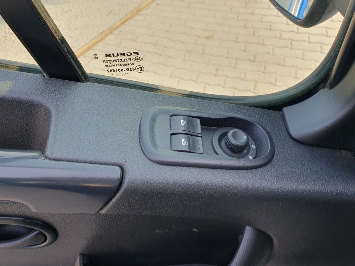 Nissan NV400 Sklápěč 2,3 l 107 kw