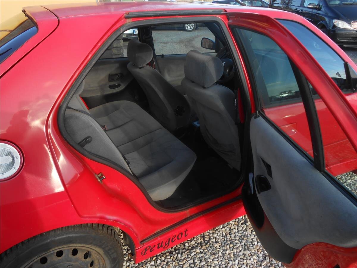 Peugeot 306
