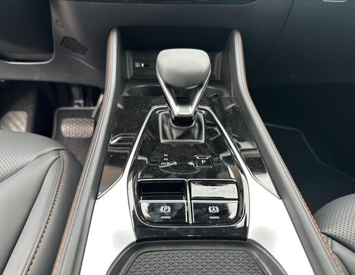 MG HS SUV / Terénní 1,5 l 125 kw